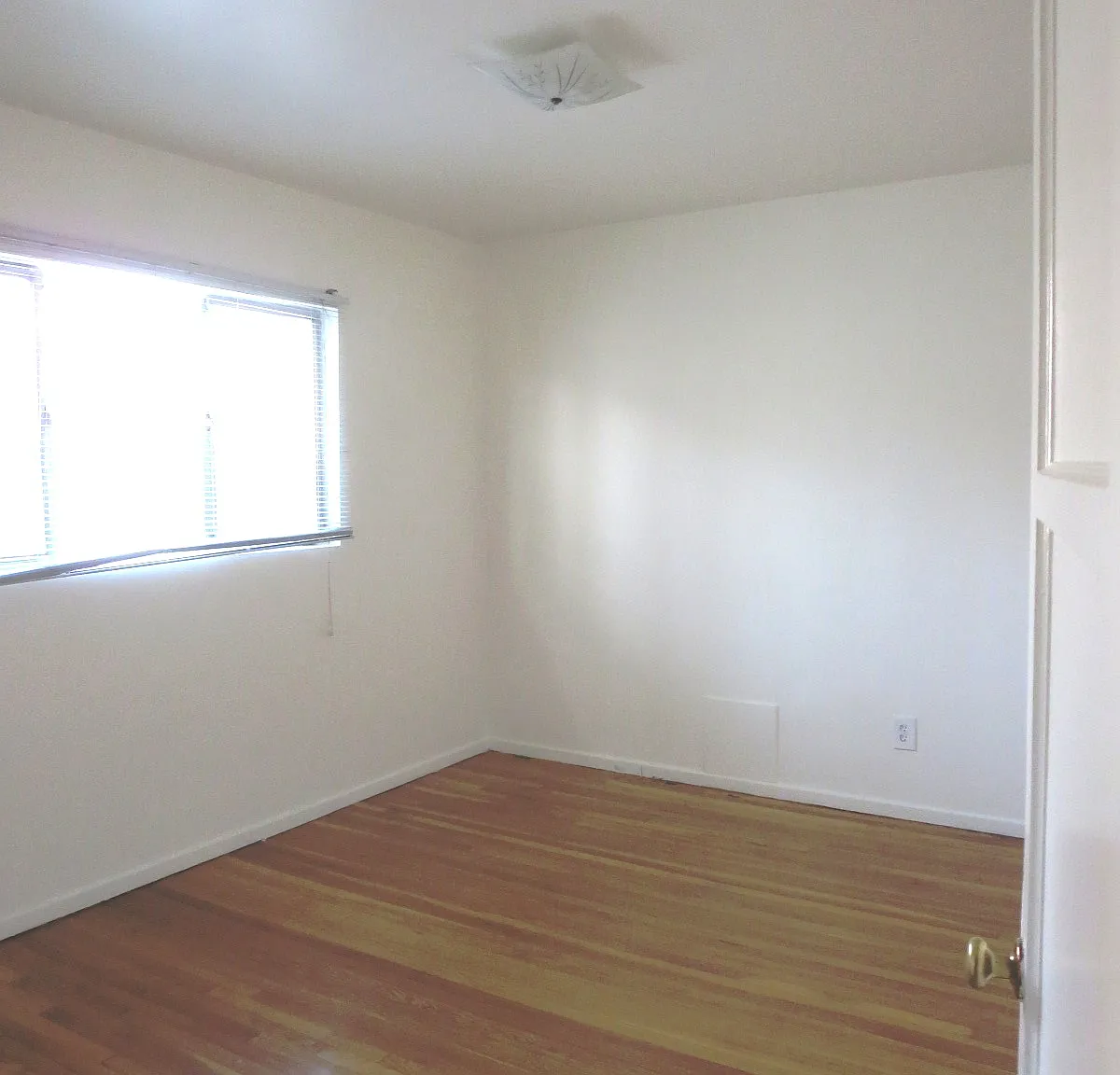 1016 S Shenandoah St — Photo 4