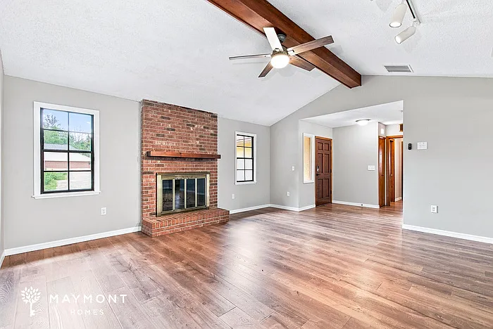 3 bed, 2.0 bath, 1472 sqft, $2,345 — Photo 4