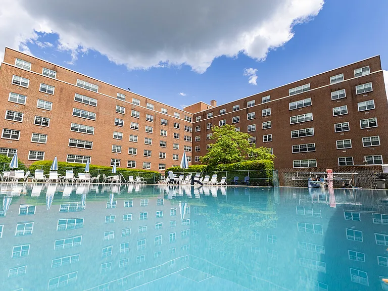Rosemont Plaza Pool