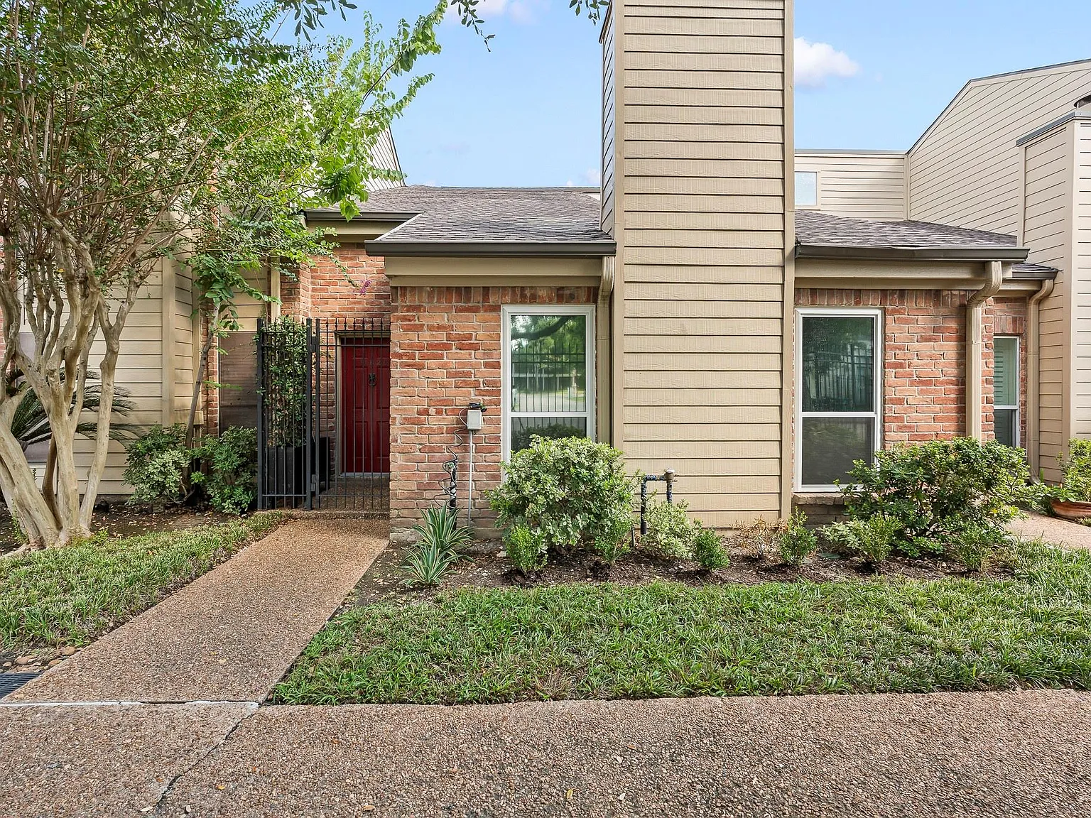 2 bed, 2.0 bath, 1809 sqft, $2,500 — Photo 3