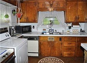 3rd image of 325 Highland Avenue Ext