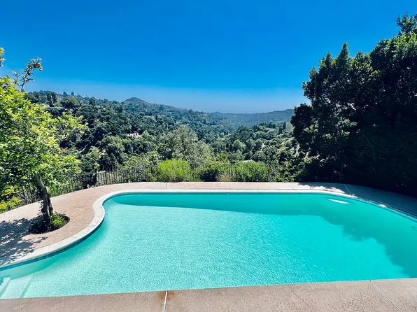 3023 Hutton Dr, Beverly Hills, CA 90210