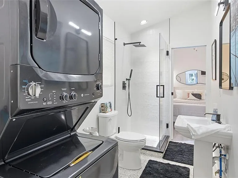 3203 Navajo Cir — Photo 27