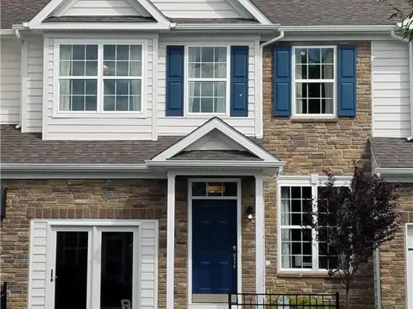 612 Fountain View Cir #14, Allentown, PA 18104