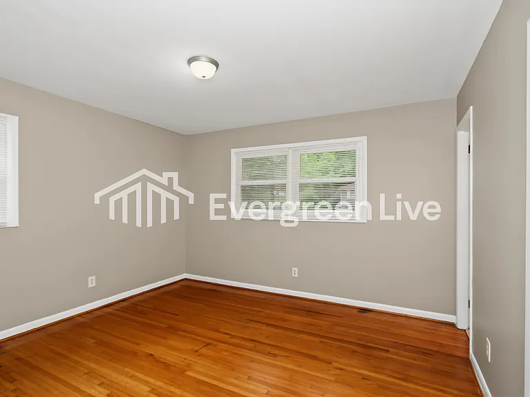 421 Westwood Ave — Photo 14