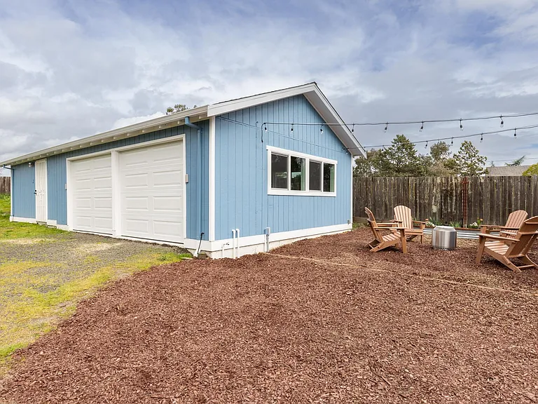 Magnolia Ave — Photo 32