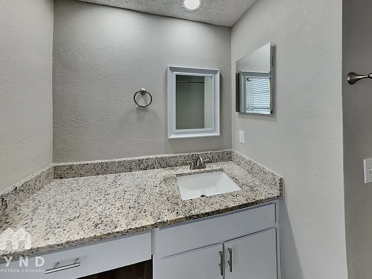 10327 Lansfield St — Photo 15