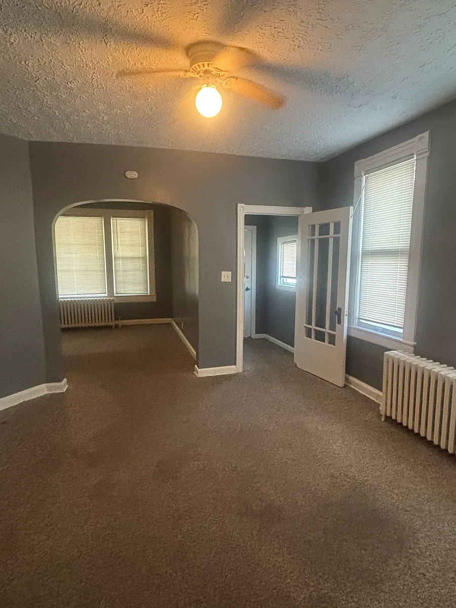 Building Photo - 2115 W 95th St #1