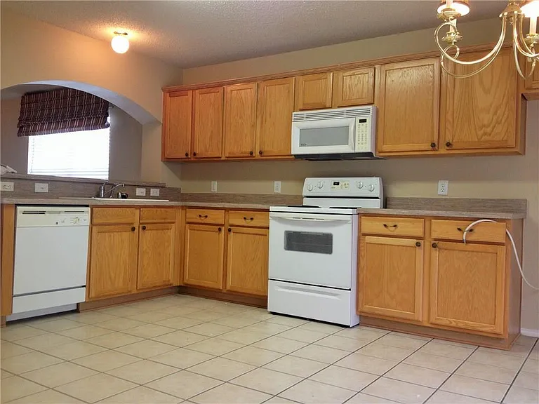 625 Rothschild Ln — Photo 19