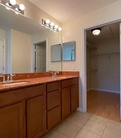 9484 Strongbark Ln — Photo 24
