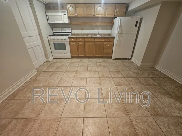 7 Centre St #St8, Saint Catharines, ON L2R 3A6