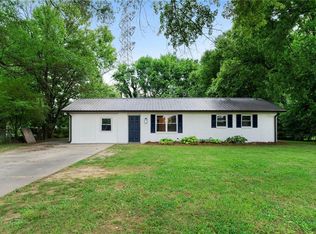 19 Auburn Dr SW, Cartersville, GA 30120