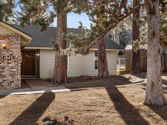 2nd image of 1843 SE Moorwood Ct
