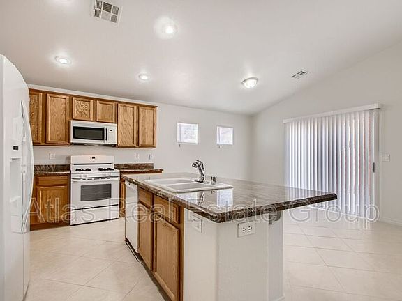 4th image of 3724 Canary Creek Ave