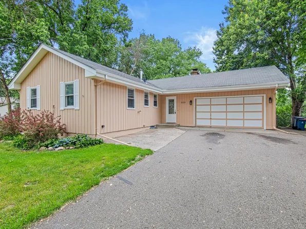 3225 Lanewood Ln N, Plymouth, MN 55447