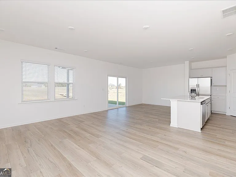 218 Hickory Ridge Trl — Photo 10