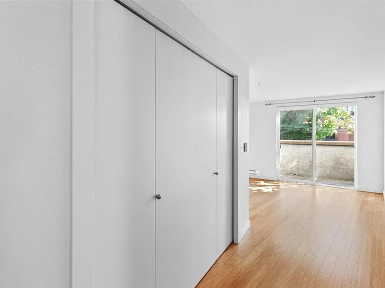 1420 E Pine St #E202 — Photo 22