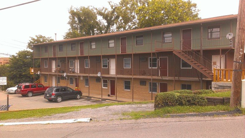 2nd image of 953 Irwin St APT 1