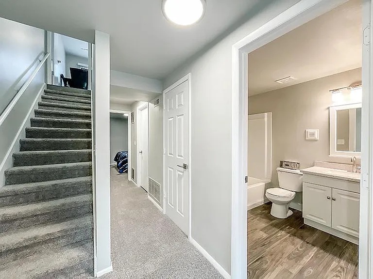Aspen Cove Townhomes — Photo 10
