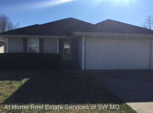 3320 W Calhoun St, Springfield, MO 65803