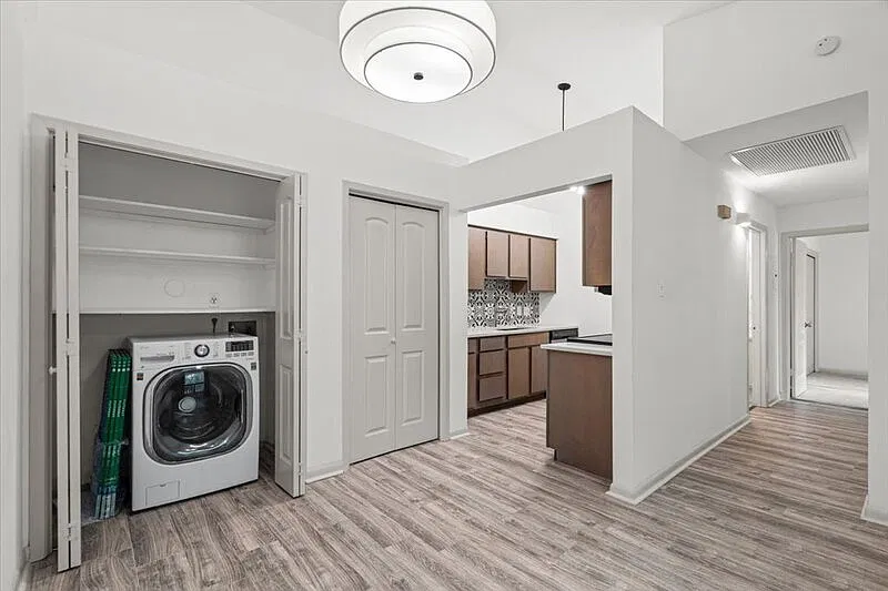 1705 Crossing Pl — Photo 4