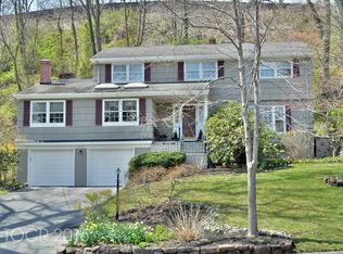 270 Hillcrest Rd, Ridgewood, NJ 07450