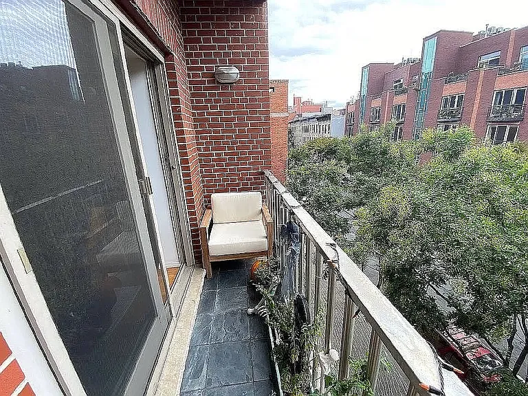 359 15th St #3 — Photo 9