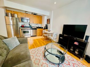698 10th Ave #2B, New York, NY 10019