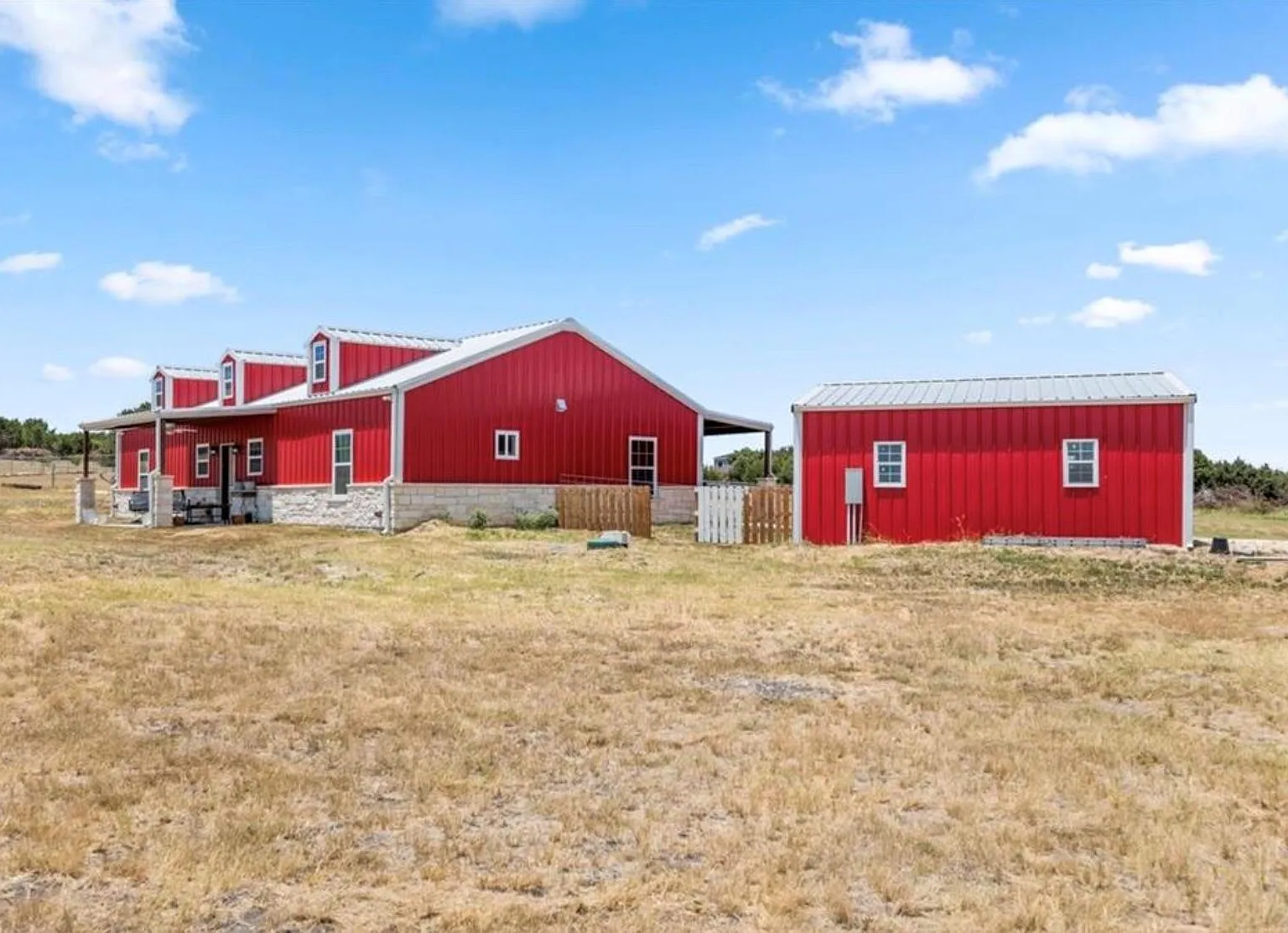 2 bed, 2.5 bath, 1740 sqft, $3,000 — Photo 3