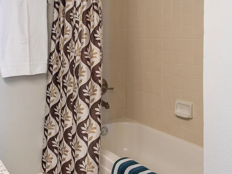 342 Wilcrest Dr — Photo 21