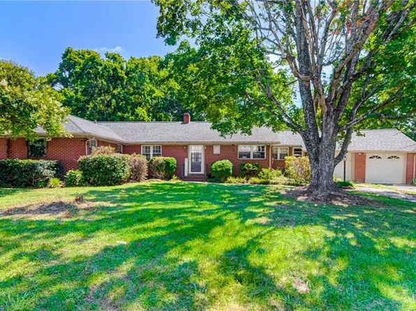 40 School St, Denton, NC 27239