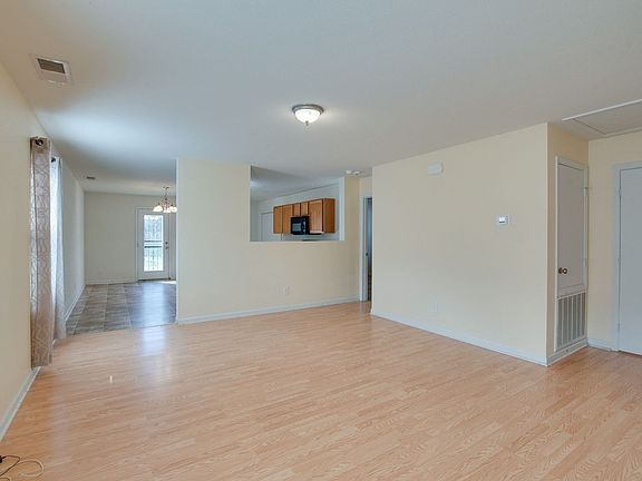 2nd image of 198 Cloverbrook Dr