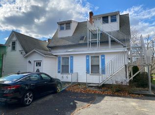 377 South St E APT 3, Raynham, MA 02767