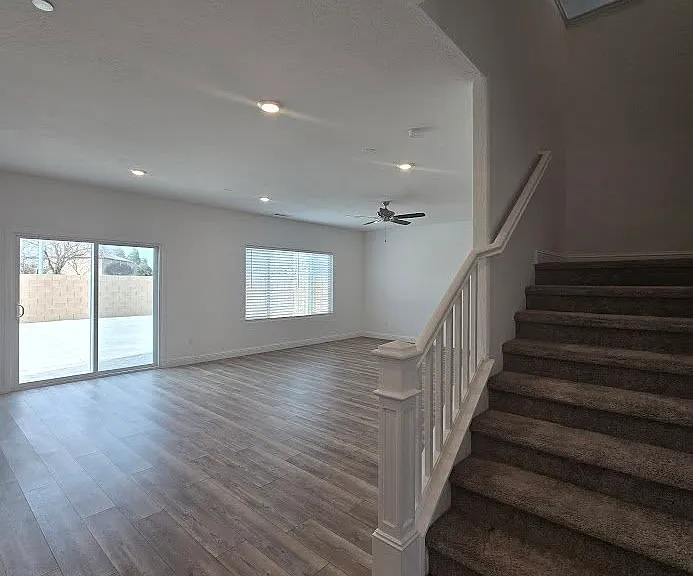2320 S Claremont Ave — Photo 8