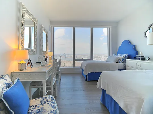 Rented by Extell Marketing Group LLC | media 35