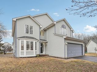 577 Eagle Ridge Rd, Woodbury, MN 55125