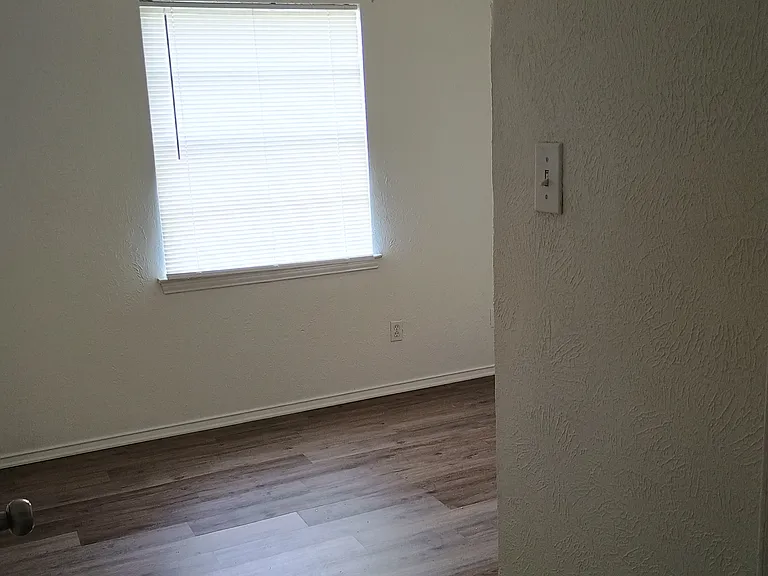 1606 Bitter Creek Dr — Photo 8