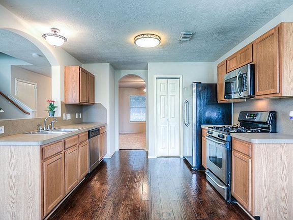 2nd image of 1406 Greenwichwood Ln