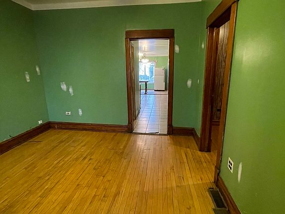 3rd image of 4108 S Maplewood Ave