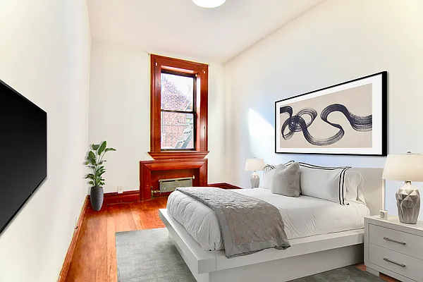 Rented by Bond New York | media 13