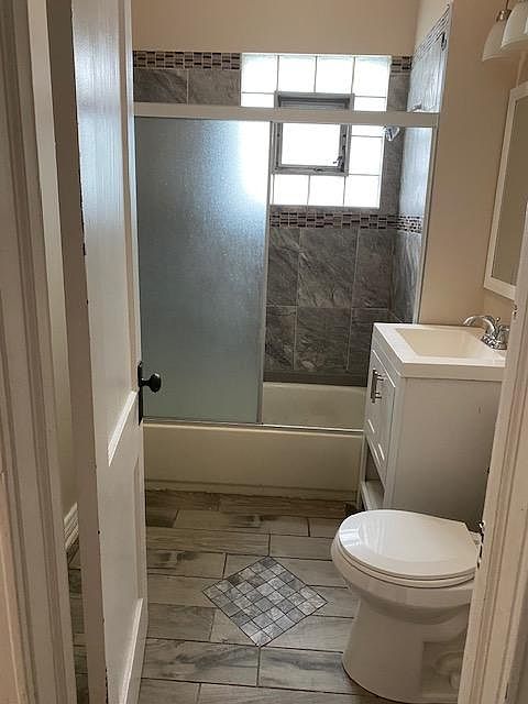 2nd image of 2723 W 51st St #2