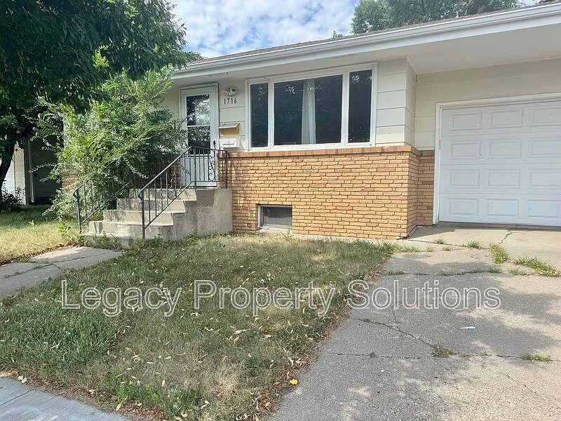 1716 Porter Ave