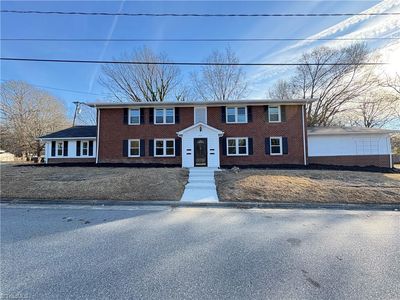 1406 N Ohenry Blvd, Greensboro, NC, 27405