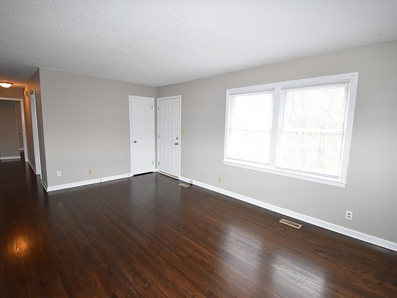 3rd image of 334 Clearview Dr