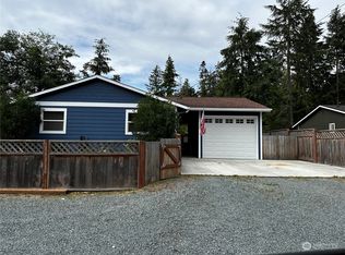 433 Mitchell Dr, Coupeville, WA 98239