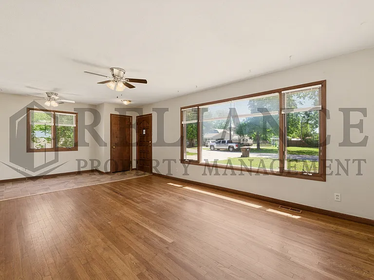 4853 S Madison Ave — Photo 16