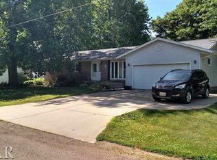 106 Weber Ln, Delavan, IL 61734