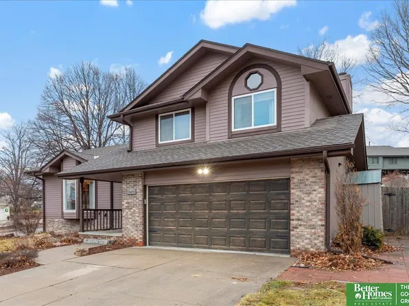 15672 Shamrock Cir, Omaha, NE 68118