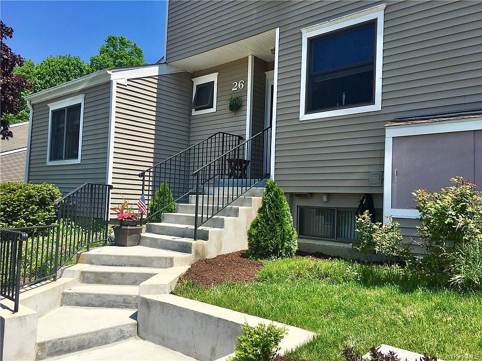 1st image of 26 Brewster Woods Dr