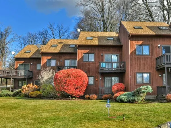 1 Deer Valley Ln, Vernon, NJ 07462